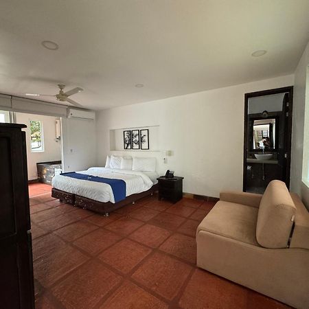 Hotel Boutique Villas De San Sebastian La Palmera Exterior photo