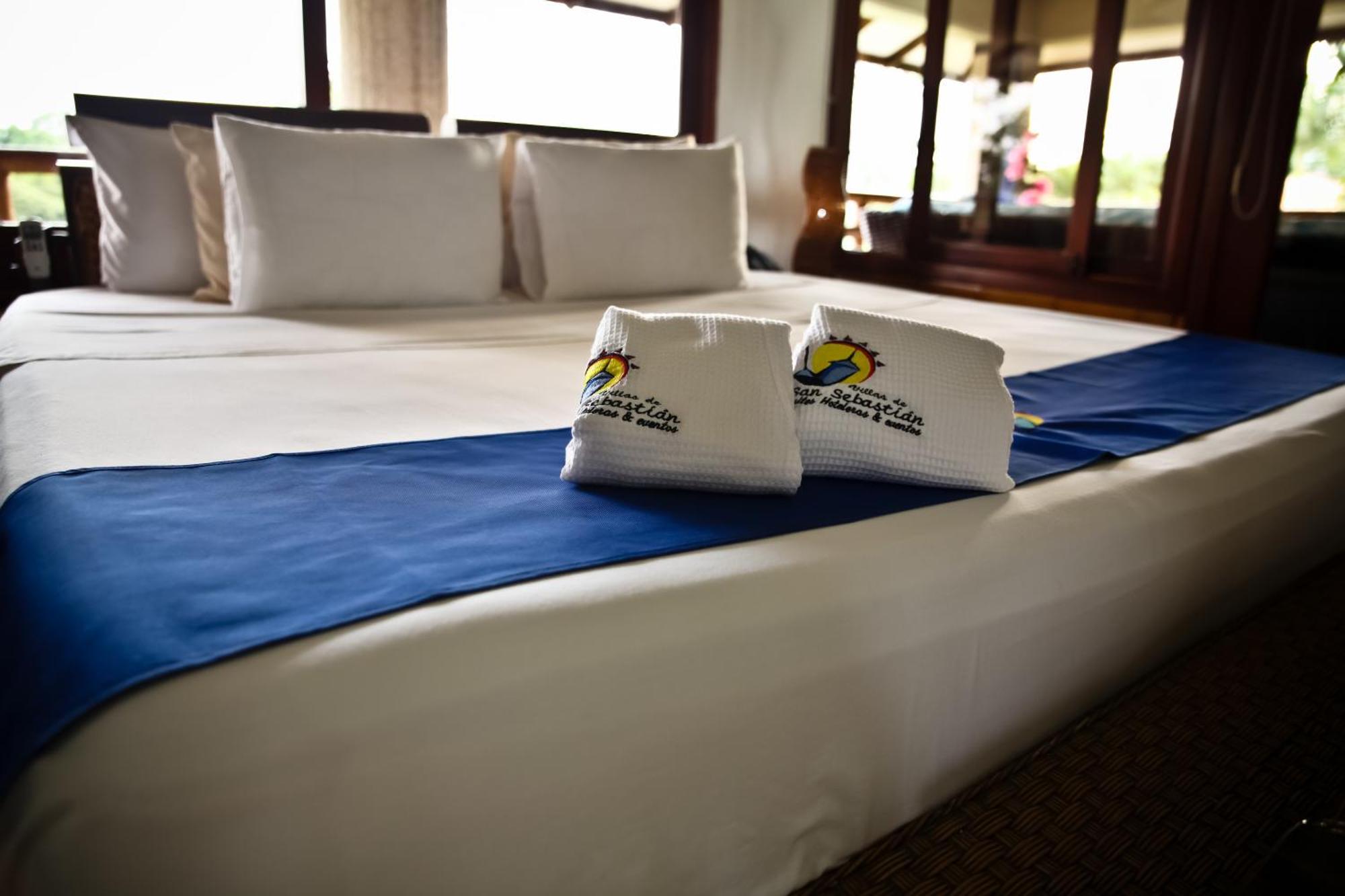 Hotel Boutique Villas De San Sebastian La Palmera Room photo