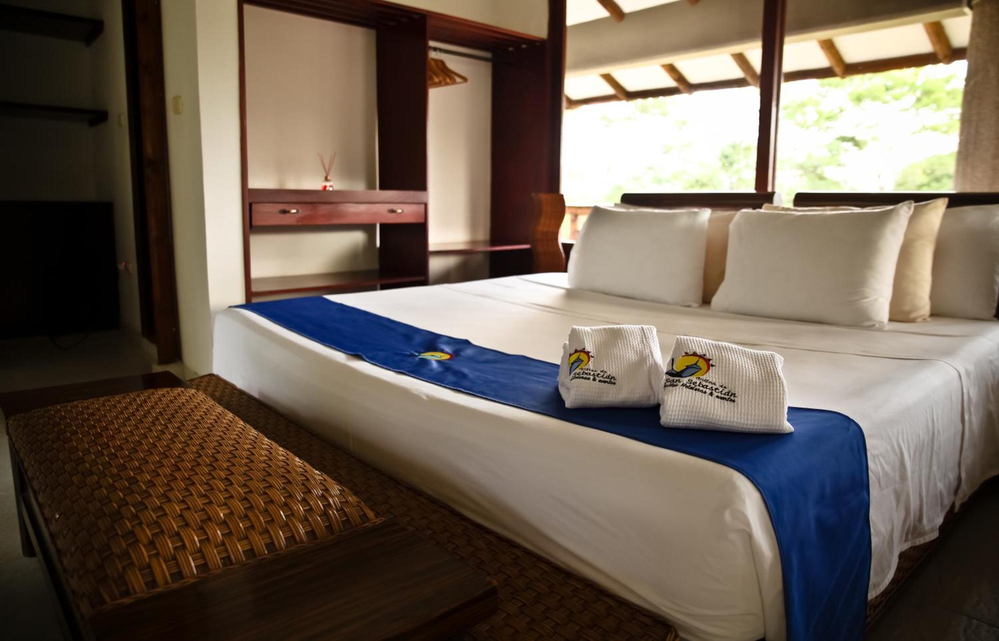 Hotel Boutique Villas De San Sebastian La Palmera Room photo