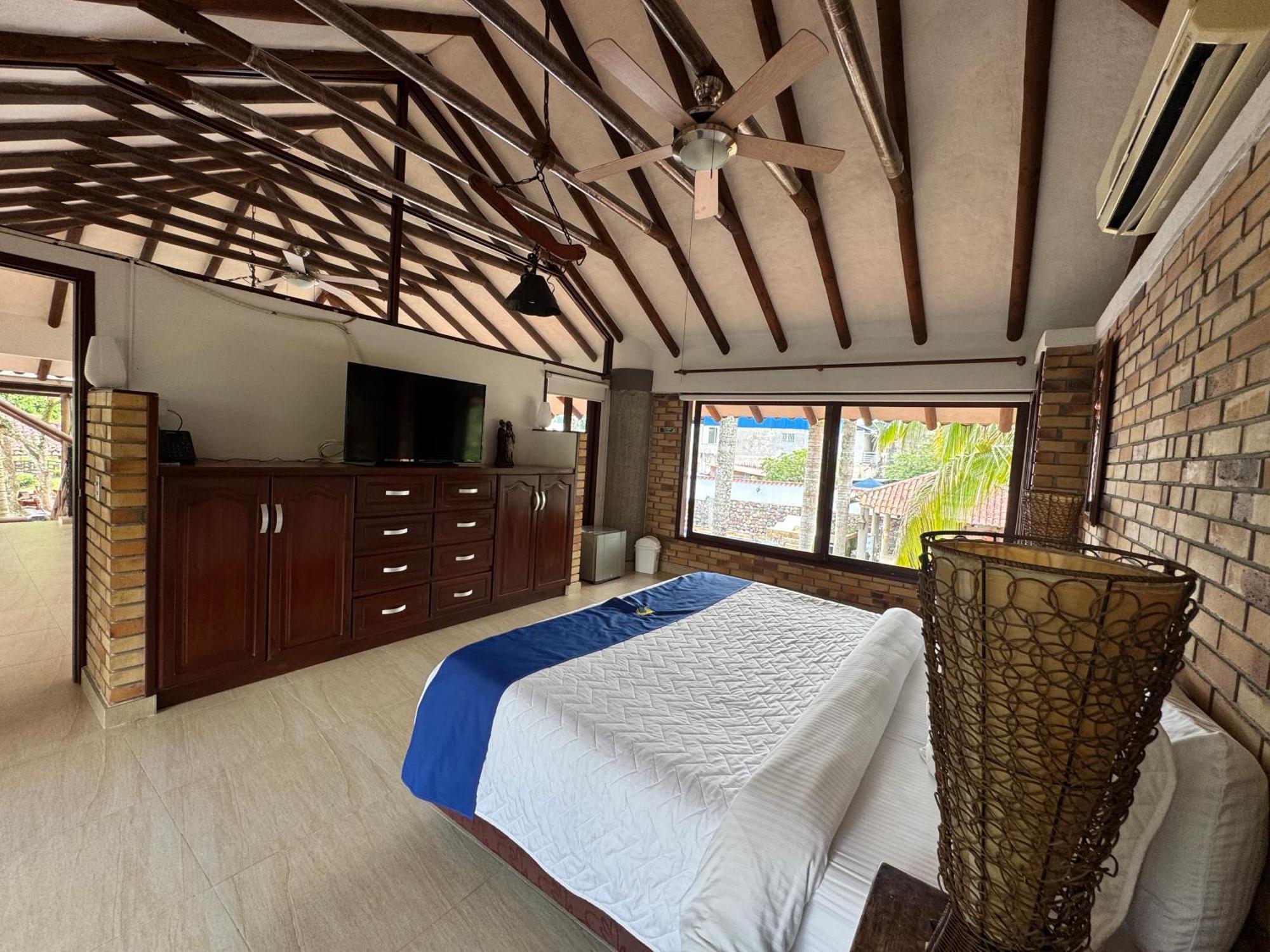 Hotel Boutique Villas De San Sebastian La Palmera Exterior photo